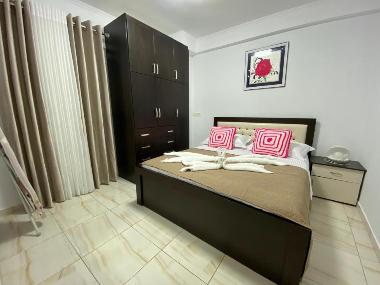 Olive Tree Apartment Sarandë Buitenkant foto